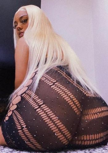 Barbie, 26  female escort, Fayetteville