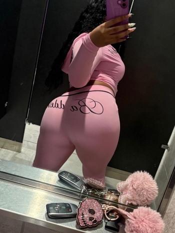 Niia, 24  female escort, Fayetteville