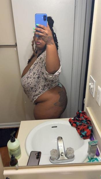 lacey, 26  female escort, Fayetteville