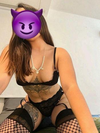 Laura, 22  female escort, Fayetteville