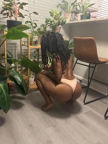 Caliente, 21  female escort, Fayetteville
